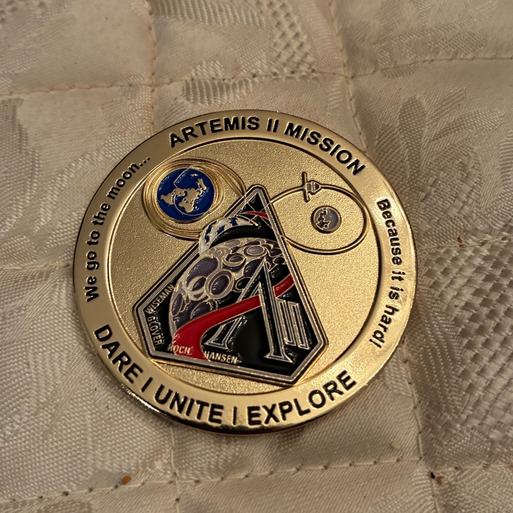 Artemis II Mission Commemorative Coin